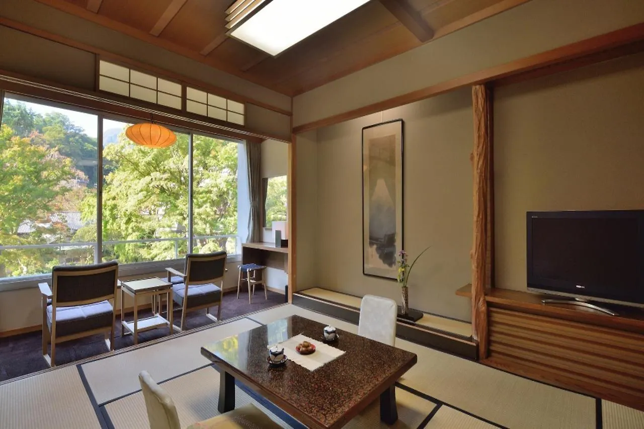 Yoshiike Ryokan Hakone 4*,