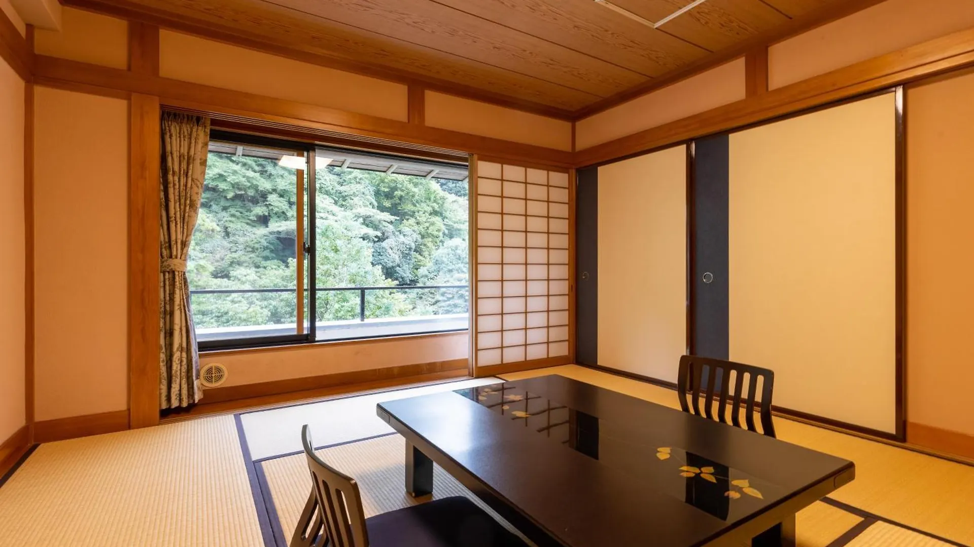 Yoshiike Ryokan Hakone 4*,  Japan